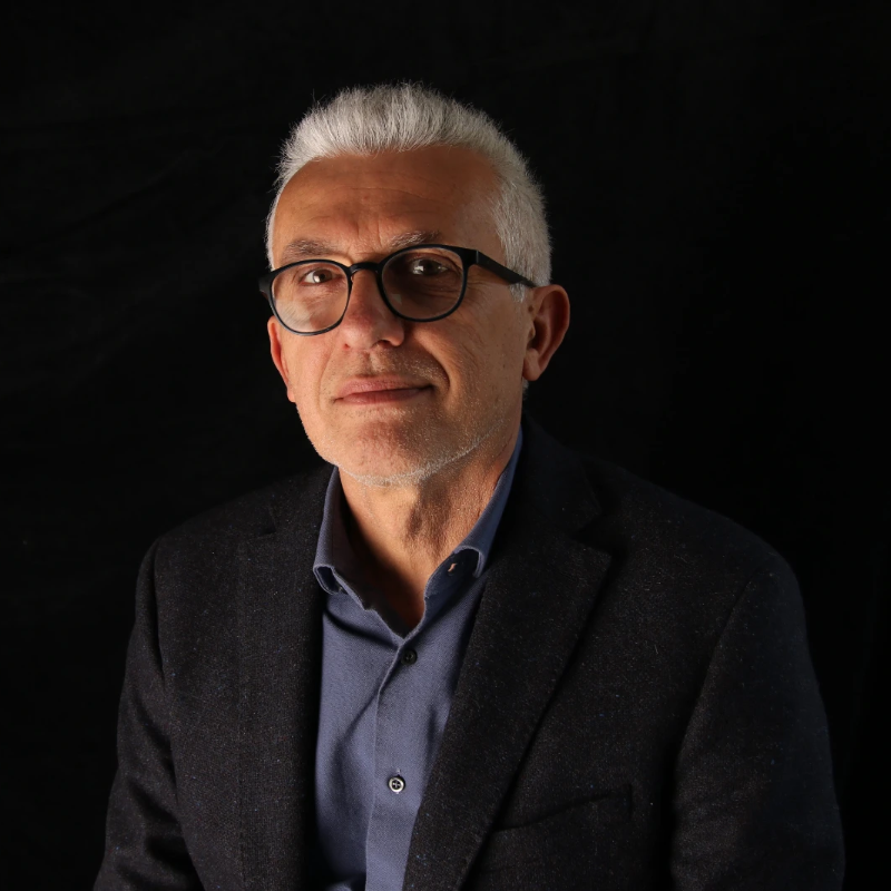 Staff Vinicio Square